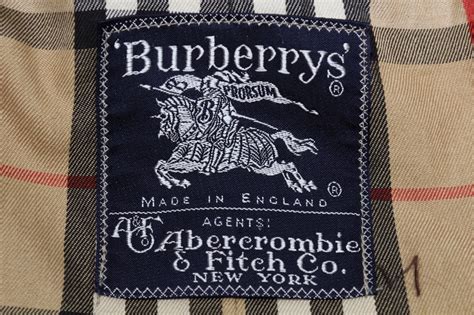 burberry trench label